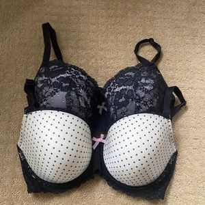 32DDD Victorias Secret Bra Bundle